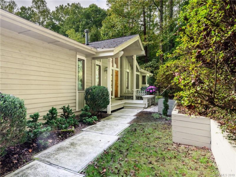 Property image 2 at 216 Camellia Way, Hendersonville, NC 28739