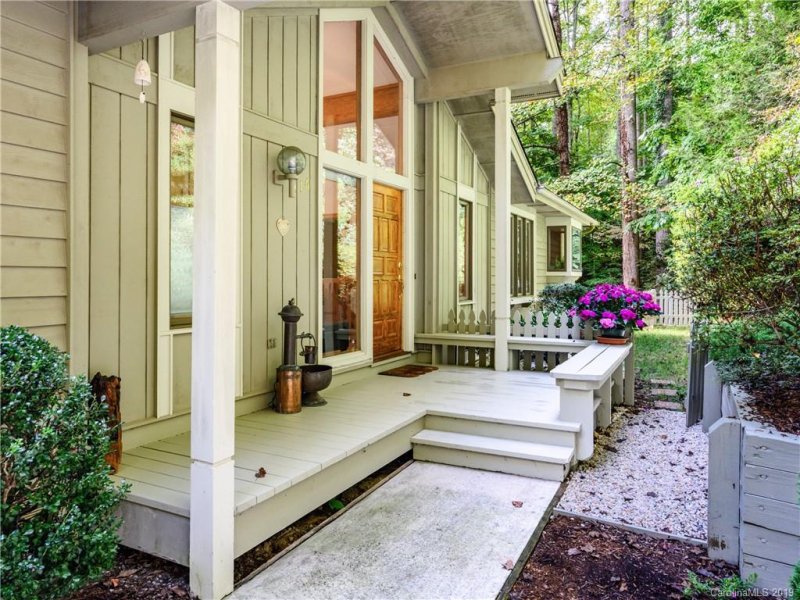 Property image 5 at 216 Camellia Way, Hendersonville, NC 28739