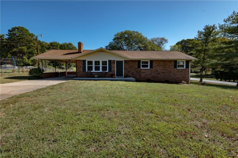 Property image 3 at 2350 27th Street, Hickory, NC 28601