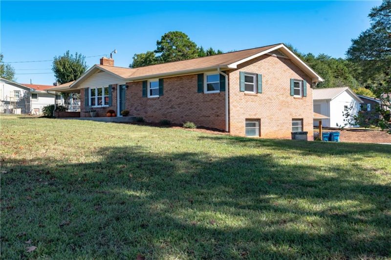 Property image 5 at 2350 27th Street, Hickory, NC 28601