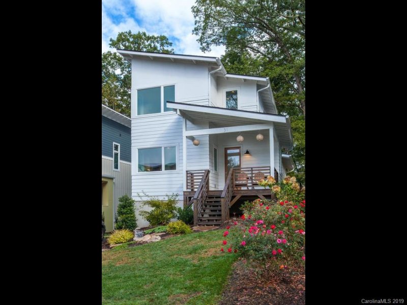 Property image 2 at 31 Mauricet Lane, Asheville, NC 28806