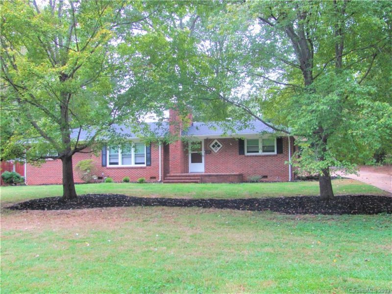 104 Lakeview Drive