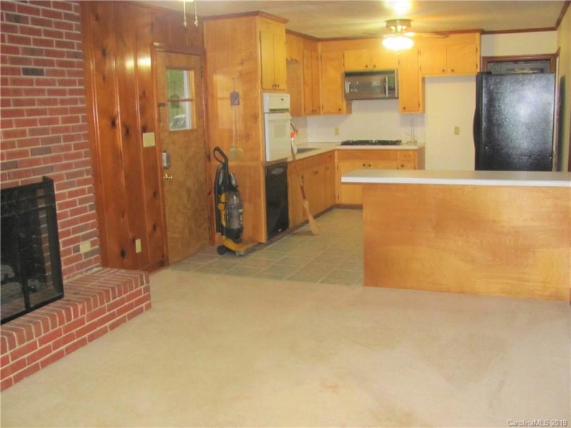 Property image 2 at 104 Lakeview Drive, York, SC 29745
