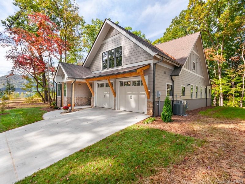 Property image 2 at 13 Ashe Park Circle, Asheville, NC 28806