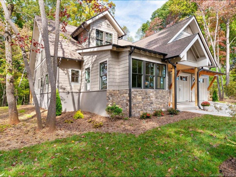 Property image 3 at 13 Ashe Park Circle, Asheville, NC 28806