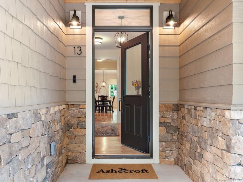 Property image 5 at 13 Ashe Park Circle, Asheville, NC 28806