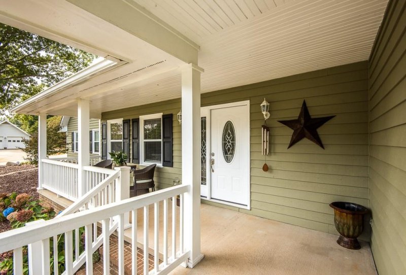 Property image 4 at 1728 Maybrook Boulevard, Hickory, NC 28601