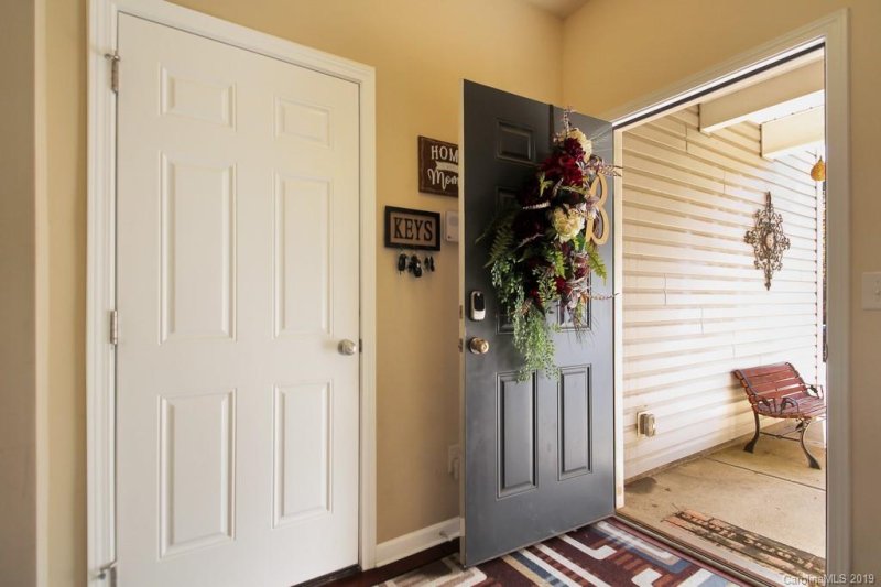 Property image 3 at 5009 Isaac Drive, Charlotte, NC 28216