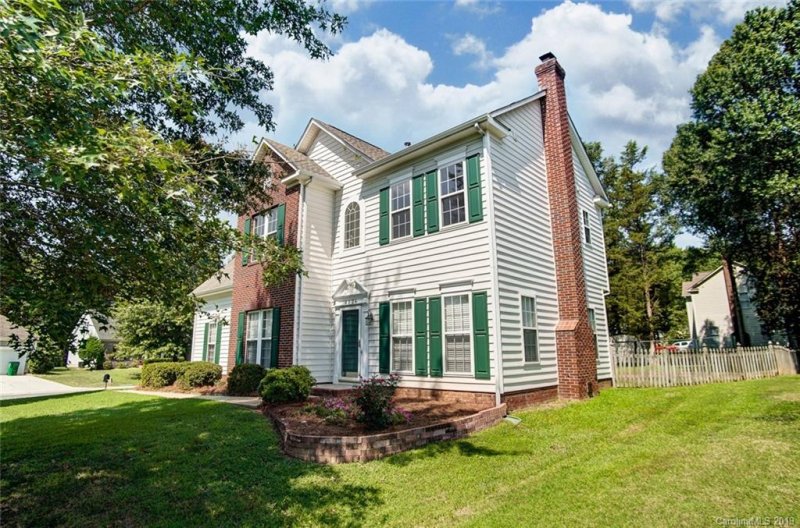 Property image 2 at 8824 Kapheim Court, Charlotte, NC 28273