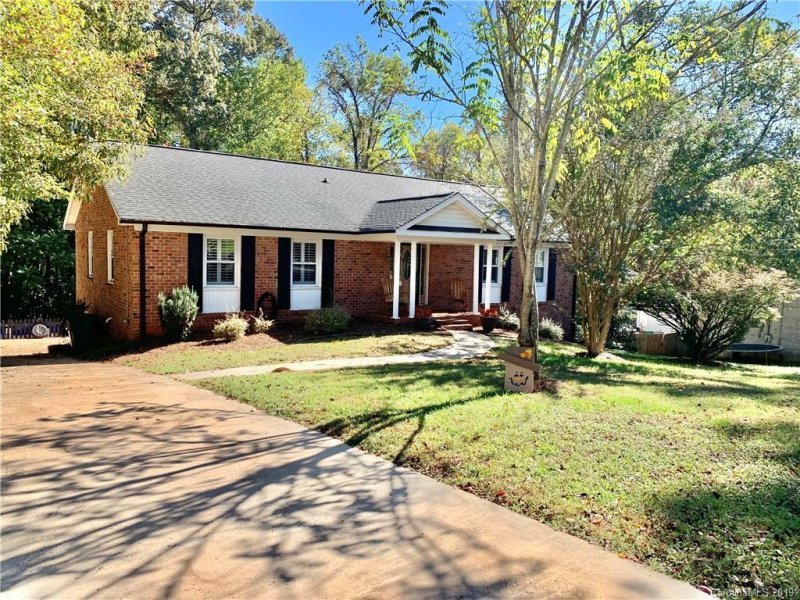 Property image 2 at 2010 Monticello Drive, Gastonia, NC 28056