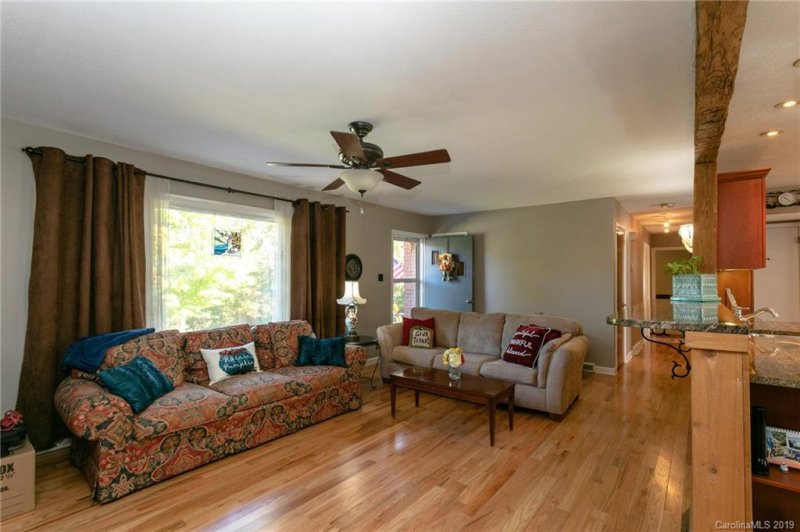 Property image 4 at 9 Sedgefield Road, Candler, NC 28715