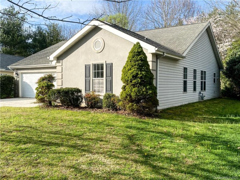 Property image 4 at 50 Stonebridge Drive, Asheville, NC 28805