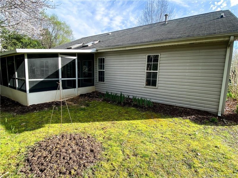 Property image 5 at 50 Stonebridge Drive, Asheville, NC 28805