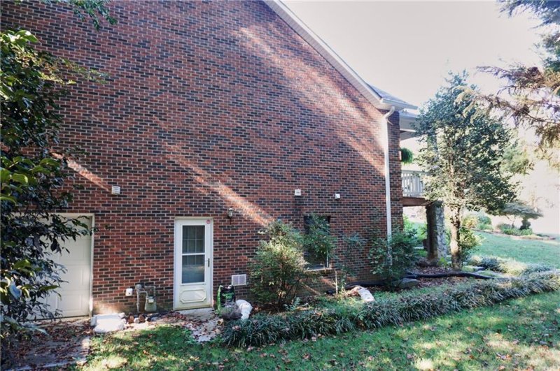 Property image 4 at 1605 London Court, Hickory, NC 28601