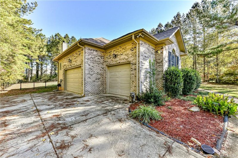 Property image 4 at 6305 Brockton Court, Mount Holly, NC 28120