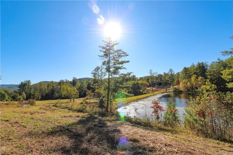 Property image 3 at 142 Crystal Heights Drive, Hendersonville, NC 28739