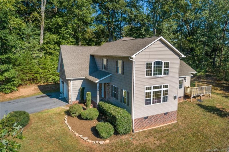 Property image 5 at 1305 Sweetbriar Lane, Hickory, NC 28602