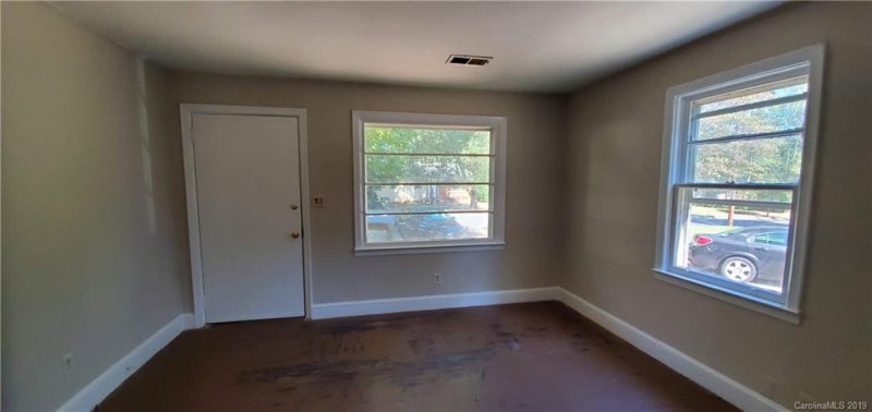 Property image 2 at 737 Pritchard Street, Charlotte, NC 28208