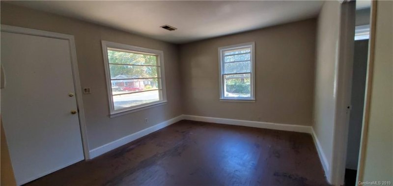 Property image 3 at 737 Pritchard Street, Charlotte, NC 28208