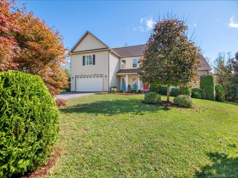 Property image 2 at 54 Helen Holcombe Way, Candler, NC 28715