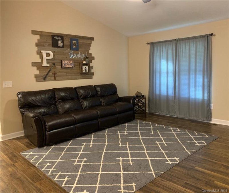 Property image 3 at 2804 Sweeping Pine Drive, Denver, NC 28037