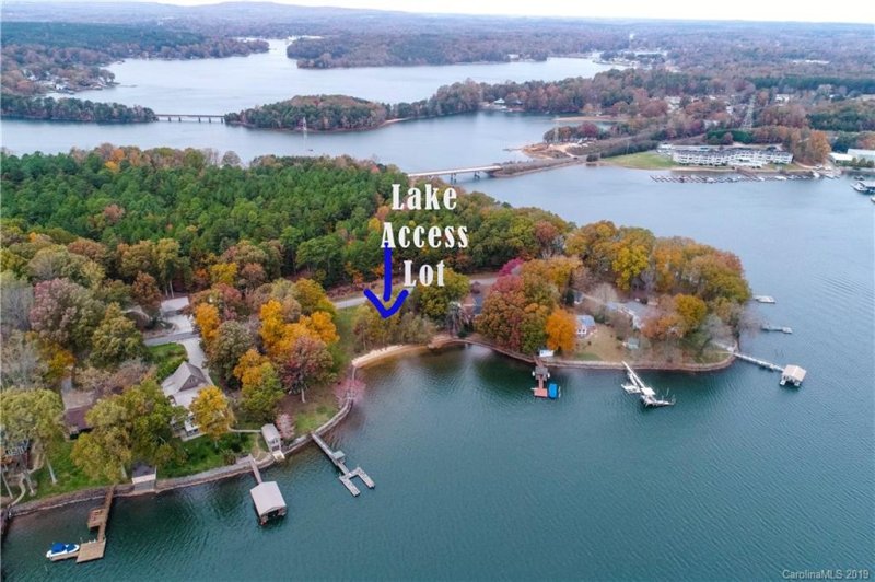 Property image 3 at 4899 Moonlite Bay Drive, Sherrills Ford, NC 28673