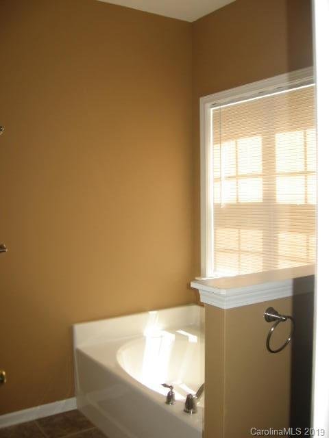 Property image 5 at 6527 Falls Lake Drive, Charlotte, NC 28270