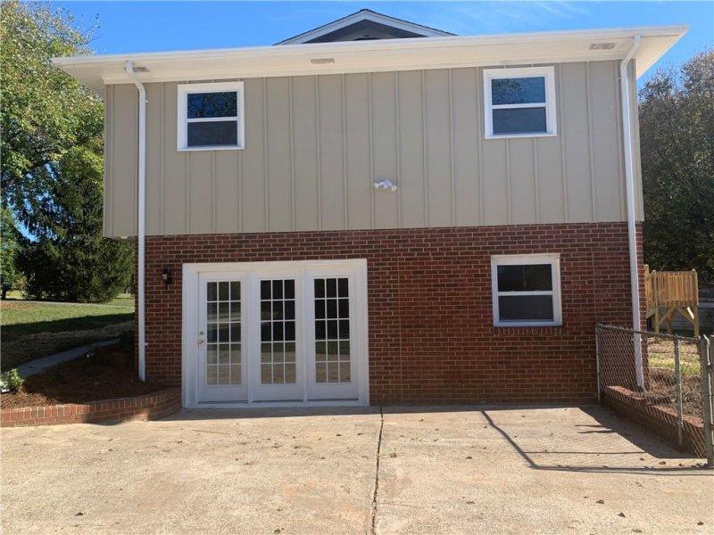 Property image 3 at 2320 24th Avenue, Hickory, NC 28601