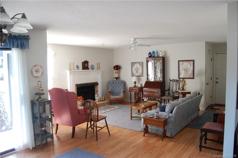 Property image 3 at 5845 Harris Grove Lane, Charlotte, NC 28212