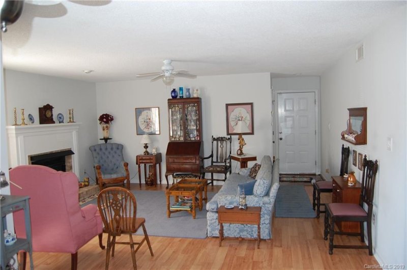 Property image 4 at 5845 Harris Grove Lane, Charlotte, NC 28212