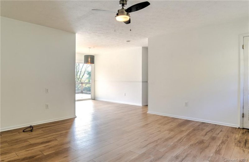 Property image 4 at 8 Hillview Circle, Asheville, NC 28805