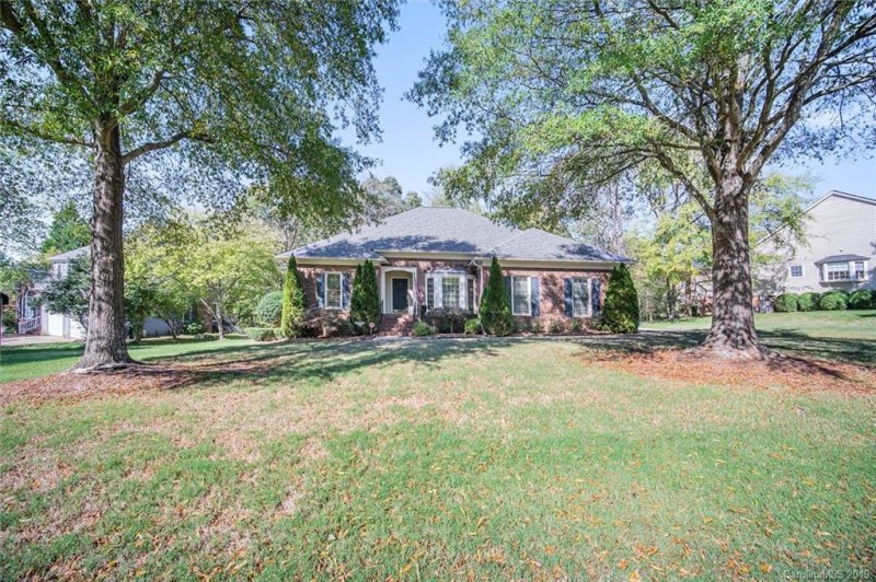 Property image 2 at 9427 Fairmead Drive, Charlotte, NC 28269