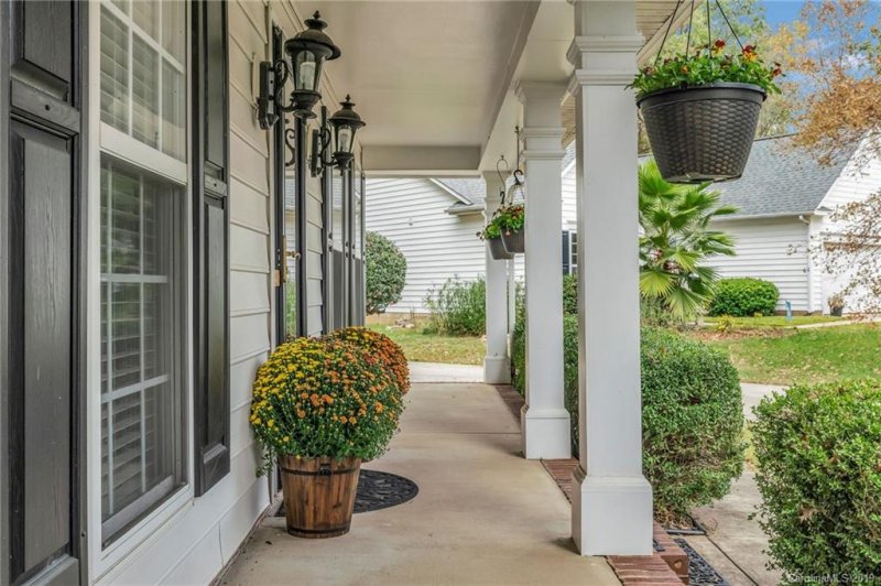 Property image 2 at 2847 Whaleys Court, Charlotte, NC 28273