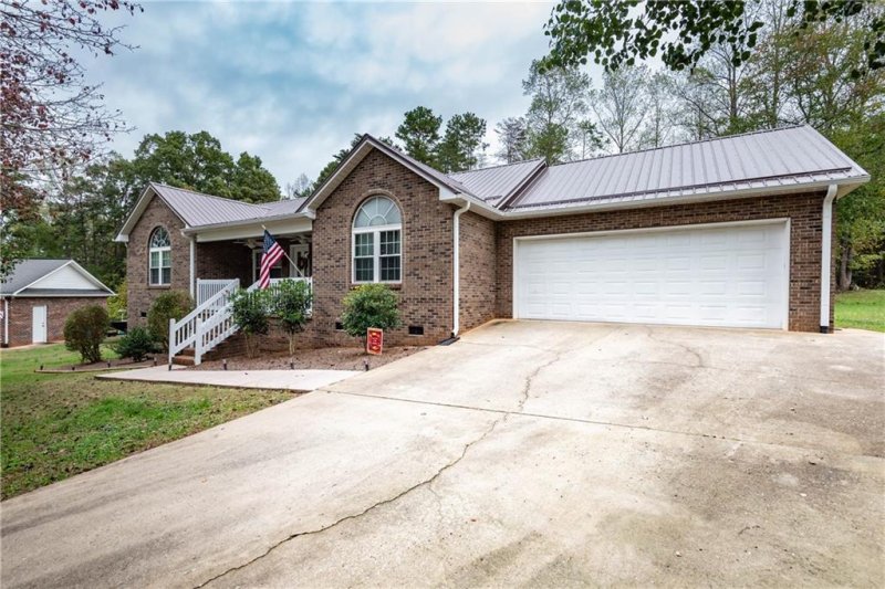 Property image 3 at 8304 Cedar Bark Street, Hickory, NC 28602