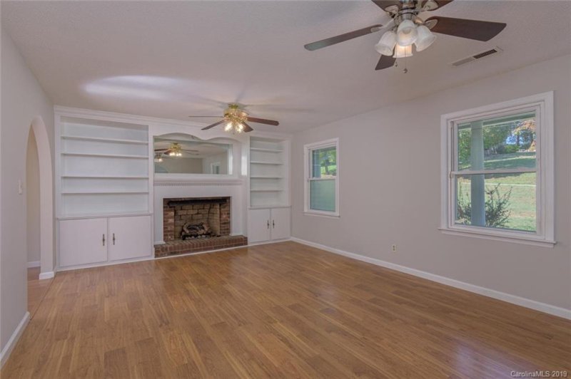 Property image 3 at 26 Mayfair Drive, Candler, NC 28715