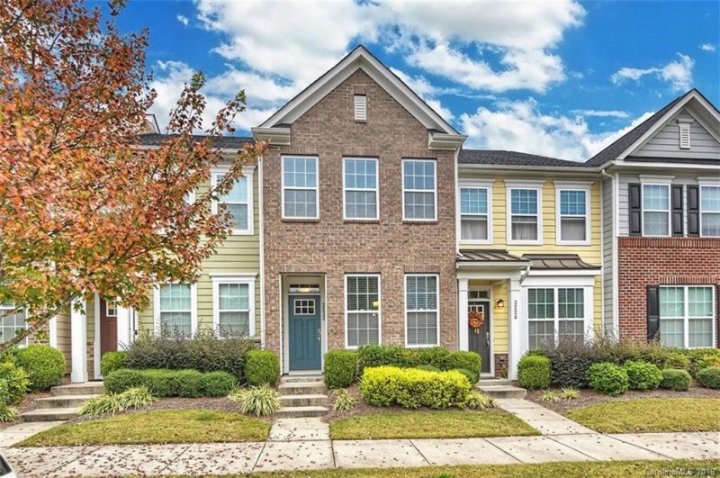 Property image 3 at 3232 Bending Birch Place, Charlotte, NC 28206