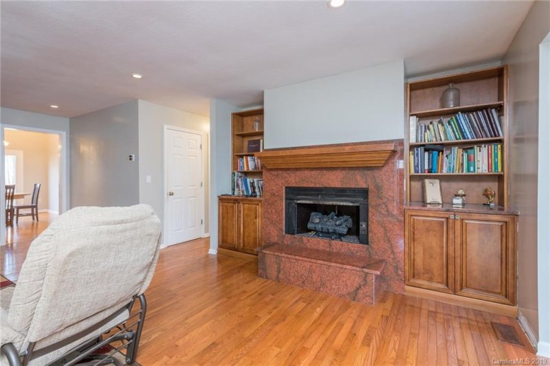 Property image 4 at 7 Hunting Lodge Drive, Black Mountain, NC 28711