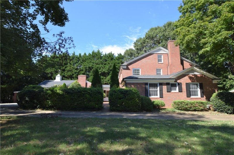 Property image 3 at 949 1st Street, Hickory, NC 28601