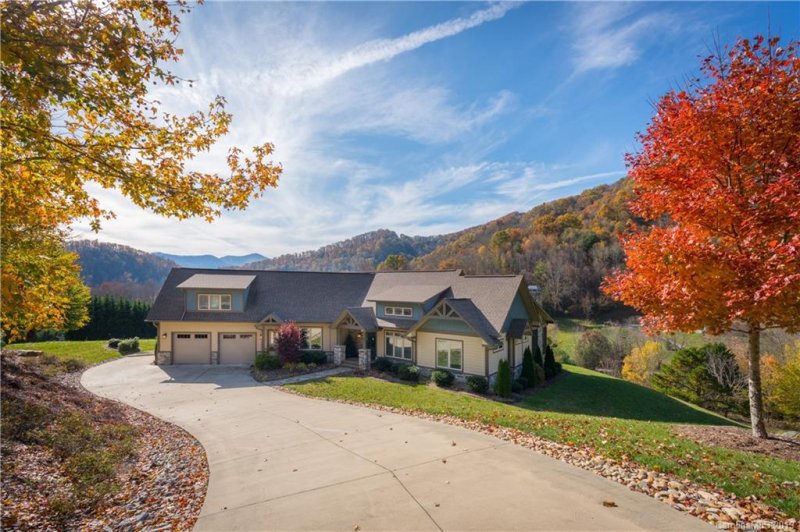 Property image 2 at 36 Kinross Lane, Waynesville, NC 28785