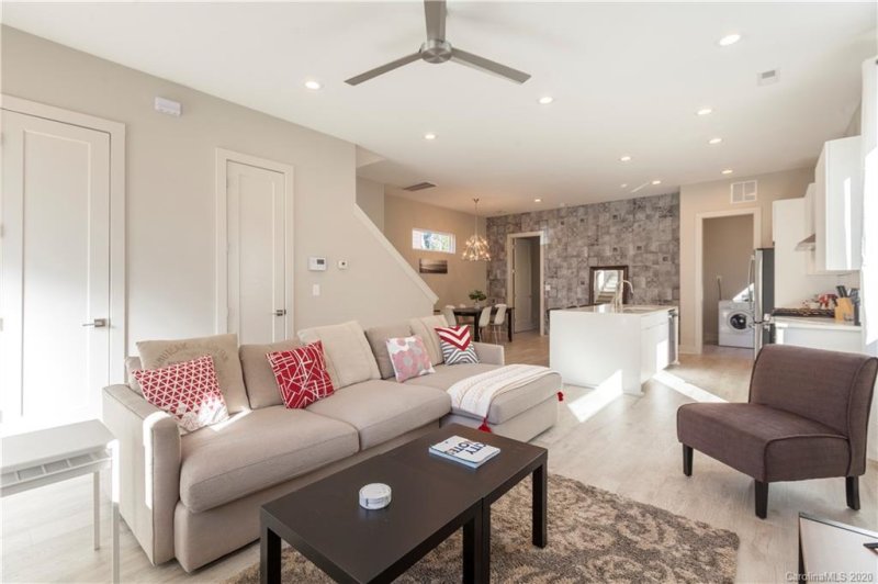 Property image 2 at 4135 Merlane Drive, Charlotte, NC 28206