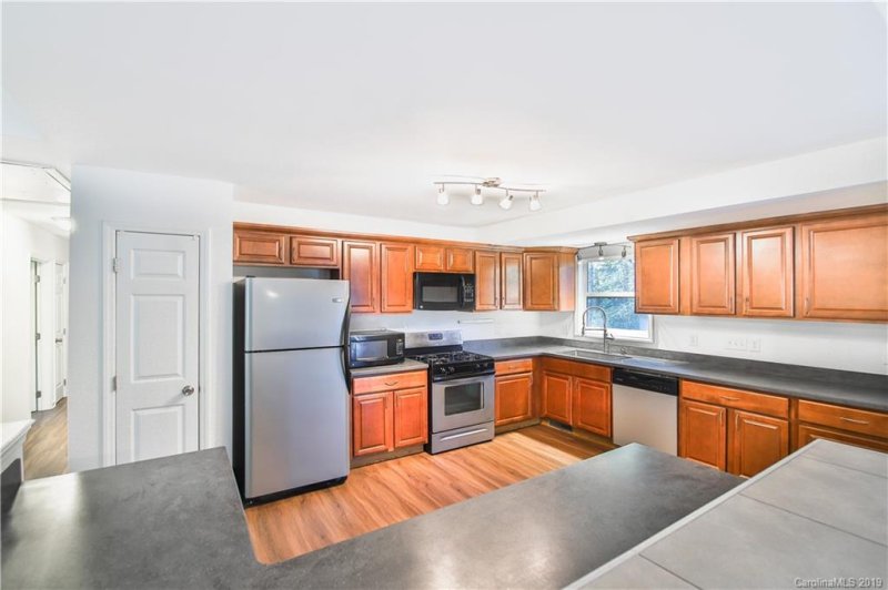 Property image 5 at 6116 Crownfield Lane, Charlotte, NC 28212