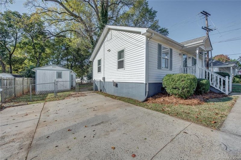 Property image 4 at 900 Brook Street, Belmont, NC 28012