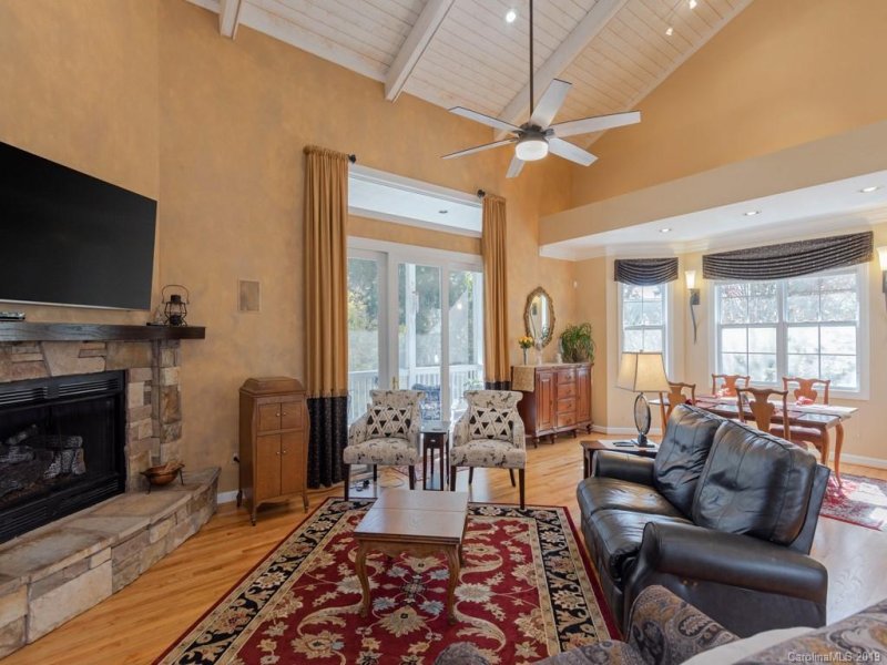 Property image 4 at 83 Towne Place Drive, Hendersonville, NC 28792