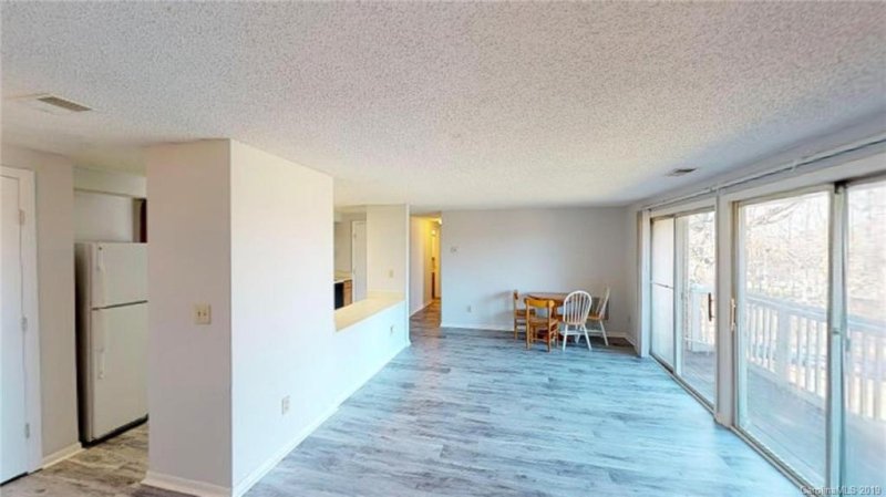 Property image 3 at 1645 Arlyn Circle, Charlotte, NC 28213