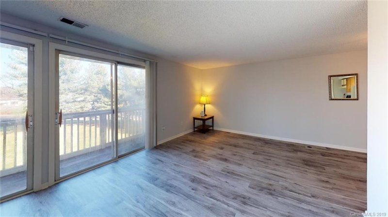 Property image 4 at 1645 Arlyn Circle, Charlotte, NC 28213