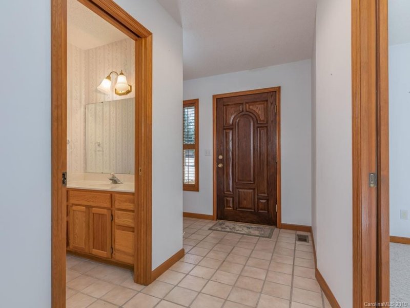 Property image 2 at 11 Brody Trail, Asheville, NC 28804