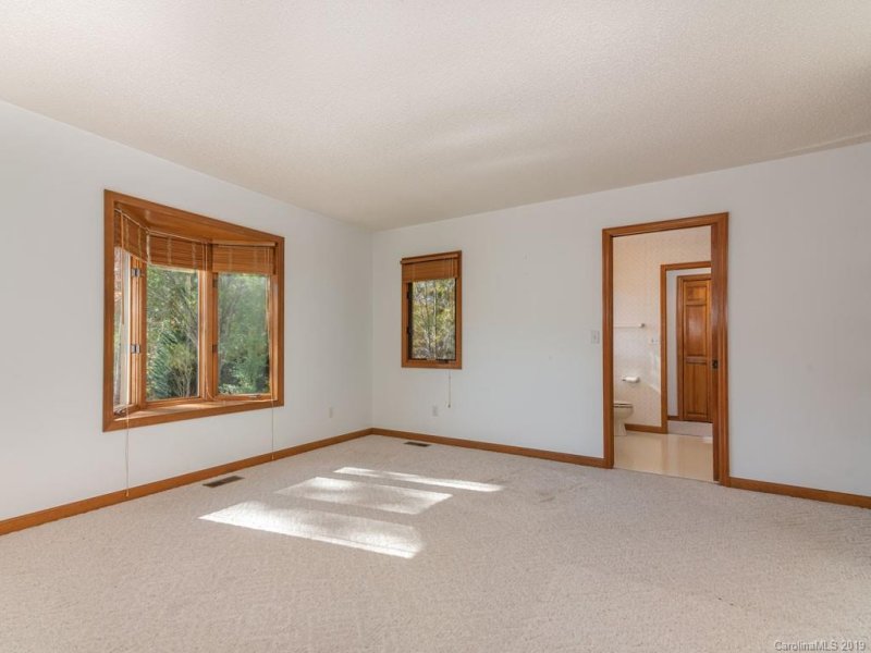 Property image 5 at 11 Brody Trail, Asheville, NC 28804