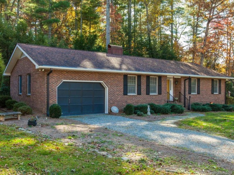 Property image 2 at 7 Mighty Oak Drive, Flat Rock, NC 28731
