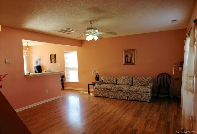 5813 Greenway Vista Lane