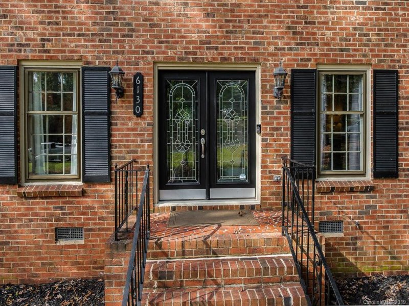 Property image 2 at 6130 Carriagehouse Lane, Charlotte, NC 28226